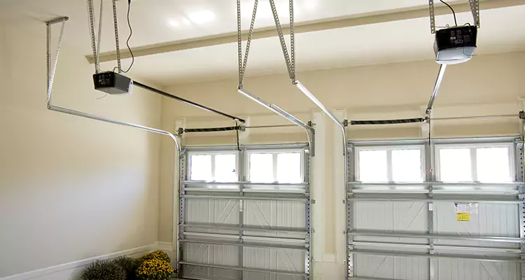 Residential Emergency Garage Door Repair in Port Orange, FL