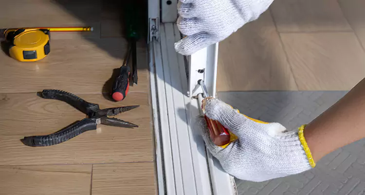 Screen Door Wheel Replacement in Port Orange, FL