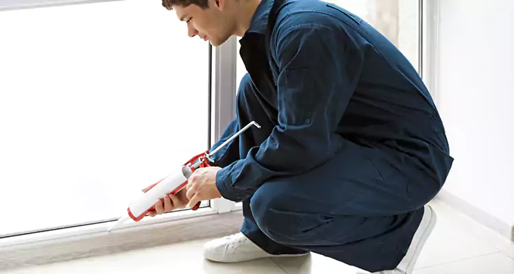 Window Glass Caulk Repair in Port Orange, FL